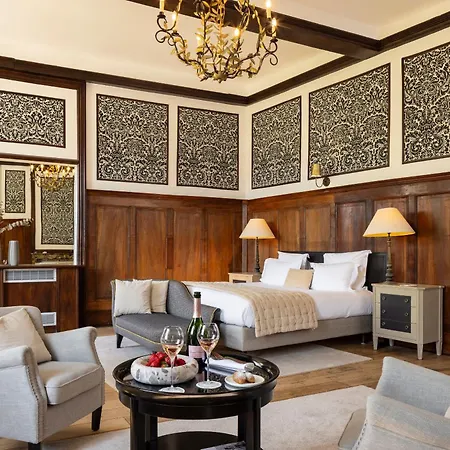 Chateau Les Oliviers De Salettes 5* Charols