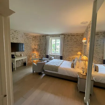 Chateau Les Oliviers De Salettes 5*