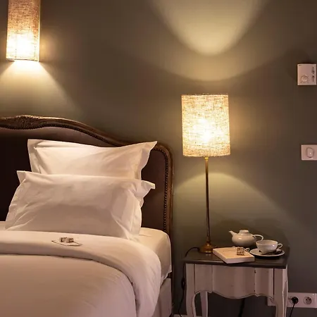 Hotel Chateau Les Oliviers De Salettes 5*