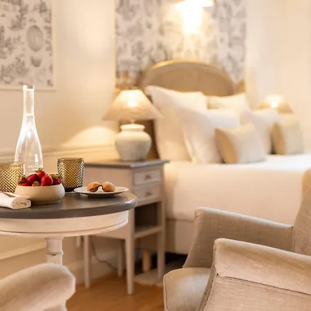 Hotel Chateau Les Oliviers De Salettes 5*