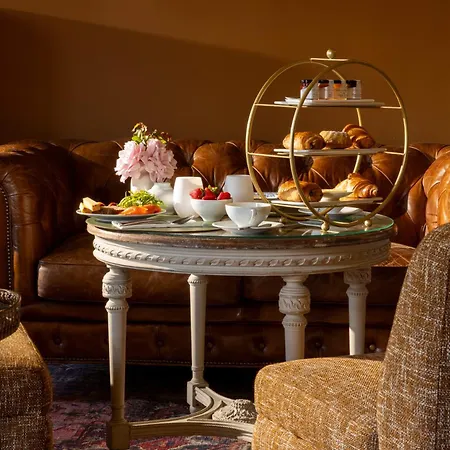Chateau Les Oliviers De Salettes Hotel 5*