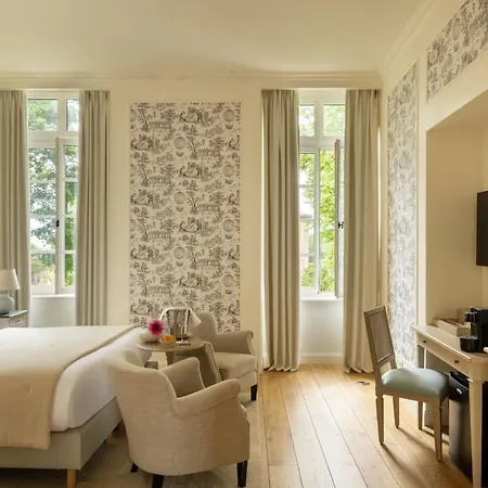 Hotel Chateau Les Oliviers De Salettes 5*